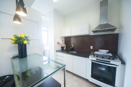 Apartamento para alugar com 70m², 2 quartos e 2 vagas Apartamento para alugar com 70m², 2 quartos e 2 vagasCozinha