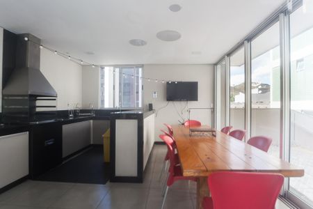 Apartamento para alugar com 70m², 2 quartos e 2 vagas Apartamento para alugar com 70m², 2 quartos e 2 vagasÁrea comum - Churrasqueira