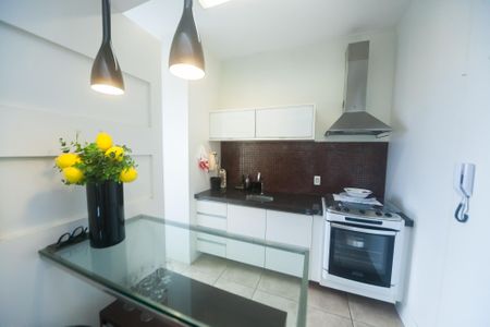 Apartamento para alugar com 70m², 2 quartos e 2 vagas Apartamento para alugar com 70m², 2 quartos e 2 vagasCozinha