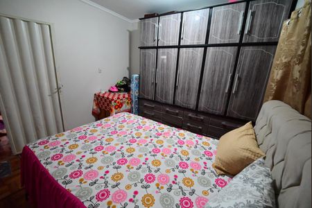 Casa à venda com 432m², 11 quartos e 2 vagas Casa à venda com 432m², 11 quartos e 2 vagasQuarto