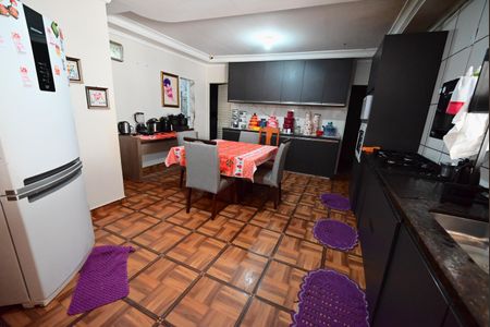 Casa à venda com 432m², 11 quartos e 2 vagas Casa à venda com 432m², 11 quartos e 2 vagasCozinha