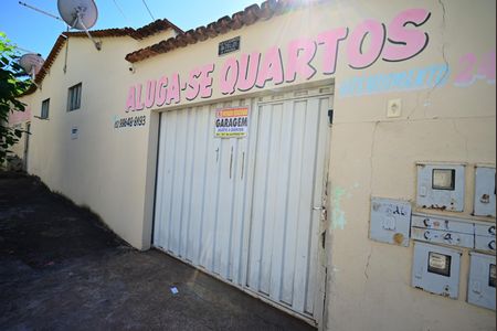 Casa à venda com 432m², 11 quartos e 2 vagas Casa à venda com 432m², 11 quartos e 2 vagasFachada
