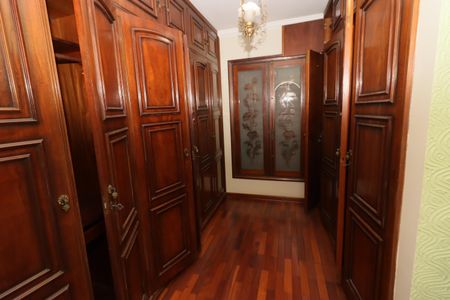 Casa à venda com 300m², 3 quartos e 2 vagasCloset da suíte 1