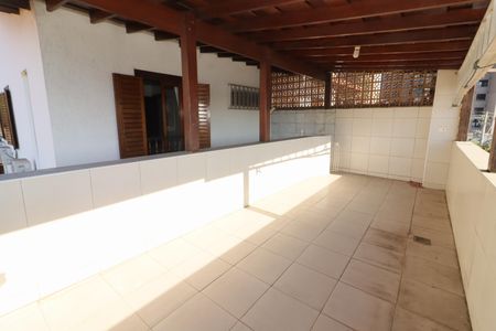 Casa à venda com 300m², 3 quartos e 2 vagasÁrea de Serviço