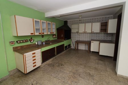 Casa à venda com 300m², 3 quartos e 2 vagasChurrasqueira