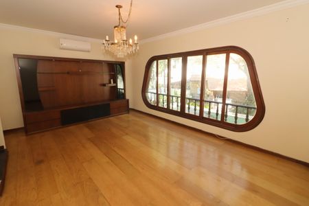 Casa à venda com 300m², 3 quartos e 2 vagasSala