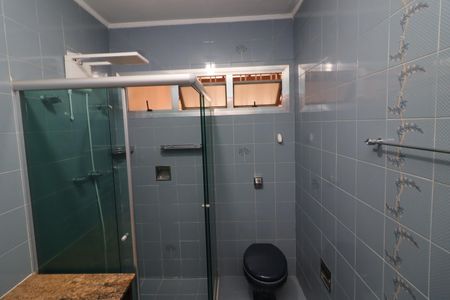 Casa à venda com 300m², 3 quartos e 2 vagasBanheiro 2