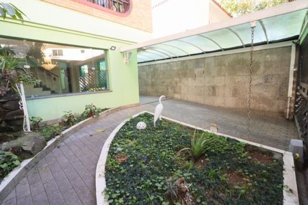 Casa à venda com 300m², 3 quartos e 2 vagasGaragem