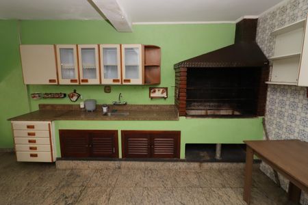 Casa à venda com 300m², 3 quartos e 2 vagasChurrasqueira