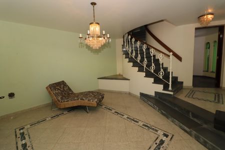 Casa à venda com 300m², 3 quartos e 2 vagasSala