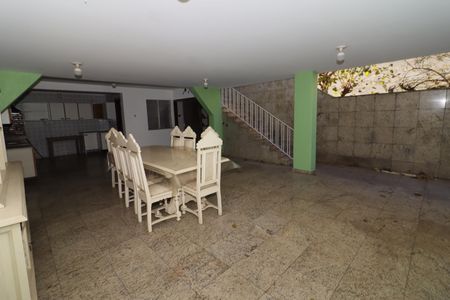 Casa à venda com 300m², 3 quartos e 2 vagasChurrasqueira
