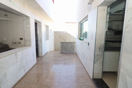 Casa à venda com 300m², 3 quartos e 2 vagasÁrea de Serviço