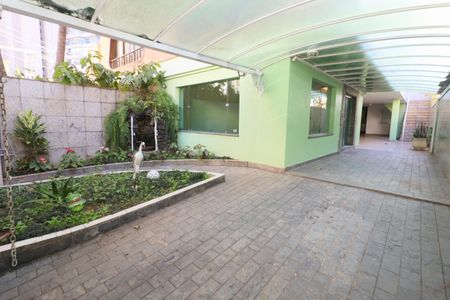 Casa à venda com 300m², 3 quartos e 2 vagasGaragem
