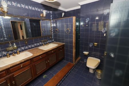 Casa à venda com 300m², 3 quartos e 2 vagasBanheiro da Suíte 1