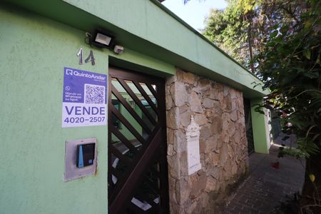 Casa à venda com 300m², 3 quartos e 2 vagasFachada
