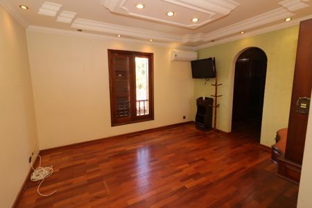 Casa à venda com 300m², 3 quartos e 2 vagasSuíte 1