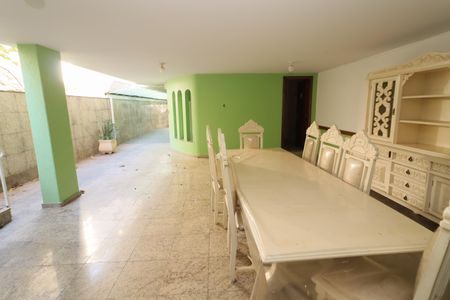 Casa à venda com 300m², 3 quartos e 2 vagasChurrasqueira