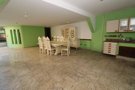 Casa à venda com 300m², 3 quartos e 2 vagasChurrasqueira