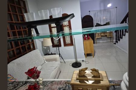 Casa à venda com 3 quartos, 80m² em Santa Rosa, Niterói