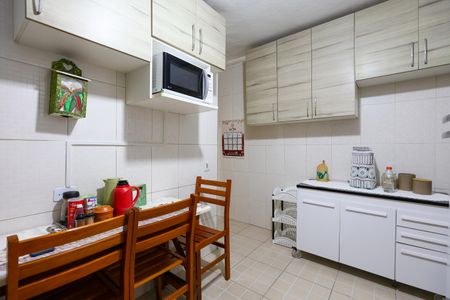Cozinha de casa para alugar com 2 quartos, 80m² em Vila Indiana, Taboão da Serra