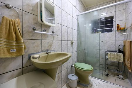 Banheiro de casa para alugar com 2 quartos, 80m² em Vila Indiana, Taboão da Serra