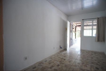 Casa para alugar com 79m², 2 quartos e 2 vagasSala