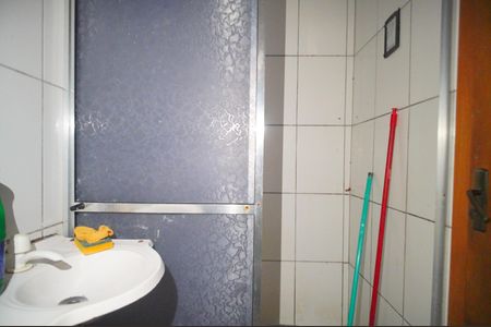 Casa para alugar com 79m², 2 quartos e 2 vagasBanheiro