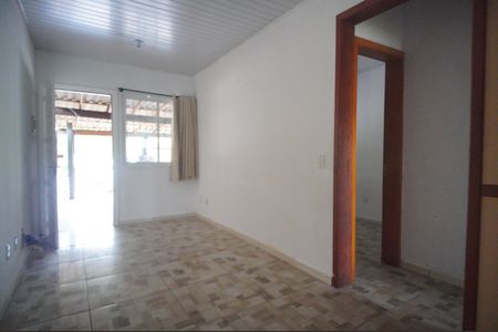 Casa para alugar com 79m², 2 quartos e 2 vagasSala