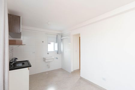 Sala / Cozinha de apartamento para alugar com 1 quarto, 27m² em Vila Constança, São Paulo