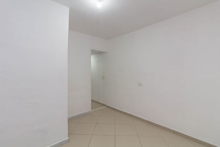 Cozinha de casa para alugar com 1 quarto, 25m² em Jardim Itapemirim, São Paulo