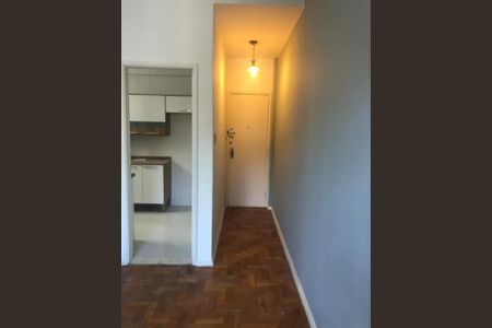 Corredor de apartamento para alugar com 1 quarto, 58m² em Vila Ipiranga, Porto Alegre