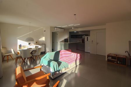 Apartamento à venda com 92m², 2 quartos e 2 vagas Apartamento à venda com 92m², 2 quartos e 2 vagasSala