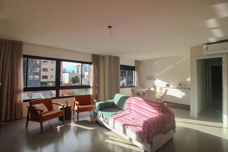 Apartamento à venda com 92m², 2 quartos e 2 vagas Apartamento à venda com 92m², 2 quartos e 2 vagasSala