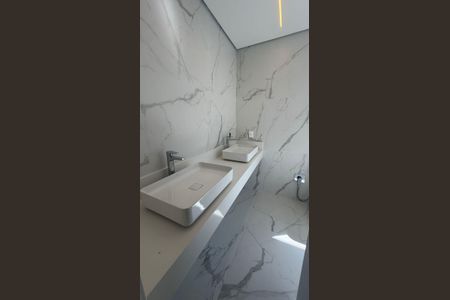 Banheiro  de casa de condomínio à venda com 4 quartos, 470m² em Alphaville, Santana de Parnaíba