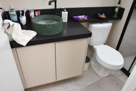 Apartamento à venda com 72m², 2 quartos e 1 vaga Apartamento à venda com 72m², 2 quartos e 1 vagabanheiro da suite