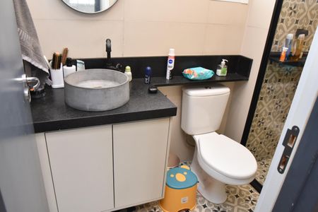 Apartamento à venda com 72m², 2 quartos e 1 vaga Apartamento à venda com 72m², 2 quartos e 1 vagaBanheiro Social