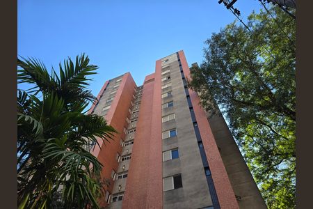 Apartamento à venda com 75m², 2 quartos e 2 vagas Apartamento à venda com 75m², 2 quartos e 2 vagasFachada