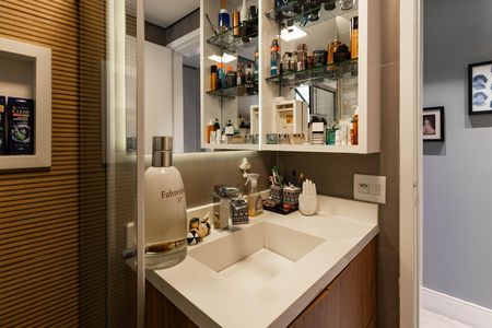 Apartamento à venda com 75m², 2 quartos e 2 vagas Apartamento à venda com 75m², 2 quartos e 2 vagasBanheiro