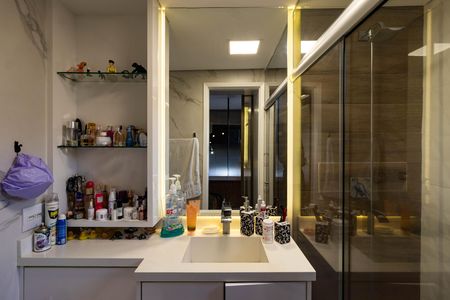 Apartamento à venda com 75m², 2 quartos e 2 vagas Apartamento à venda com 75m², 2 quartos e 2 vagasBanheiro da Suíte