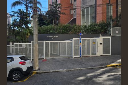 Apartamento à venda com 75m², 2 quartos e 2 vagas Apartamento à venda com 75m², 2 quartos e 2 vagasFachada