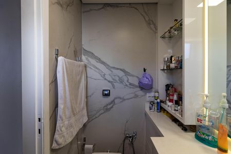 Apartamento à venda com 75m², 2 quartos e 2 vagas Apartamento à venda com 75m², 2 quartos e 2 vagasBanheiro da Suíte