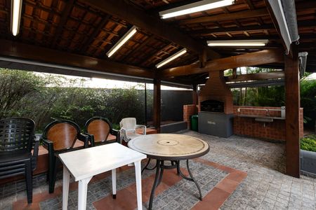 Apartamento à venda com 75m², 2 quartos e 2 vagas Apartamento à venda com 75m², 2 quartos e 2 vagasChurrasqueira