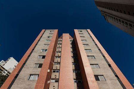 Apartamento à venda com 75m², 2 quartos e 2 vagas Apartamento à venda com 75m², 2 quartos e 2 vagasFachada