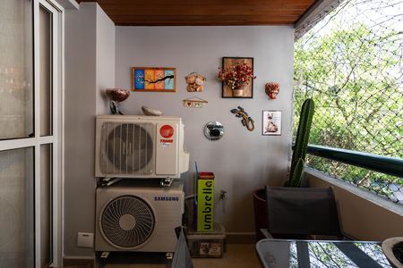 Apartamento à venda com 75m², 2 quartos e 2 vagas Apartamento à venda com 75m², 2 quartos e 2 vagasVaranda
