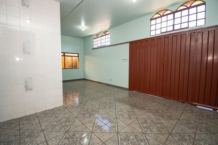 Garagem de casa para alugar com 4 quartos, 402m² em Vila Cristina, Contagem