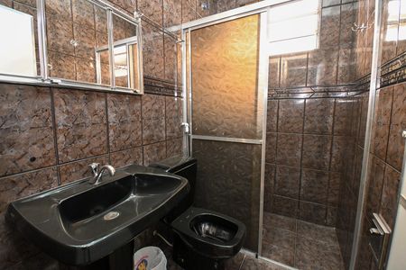 Casa para alugar com 402m², 4 quartos e 3 vagas Casa para alugar com 402m², 4 quartos e 3 vagasBanheiro da Suíte