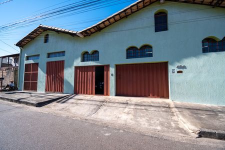 Fachada de casa para alugar com 4 quartos, 402m² em Vila Cristina, Contagem