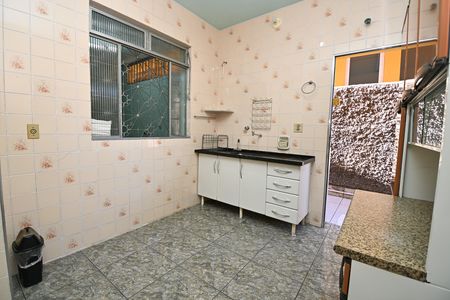 Casa para alugar com 402m², 4 quartos e 3 vagas Casa para alugar com 402m², 4 quartos e 3 vagasCozinha