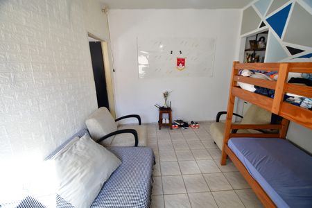 Casa para alugar com 202m², 3 quartos e 4 vagasSala - Fundos