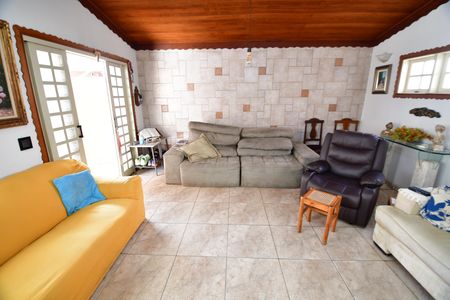 Casa para alugar com 202m², 3 quartos e 4 vagasSala